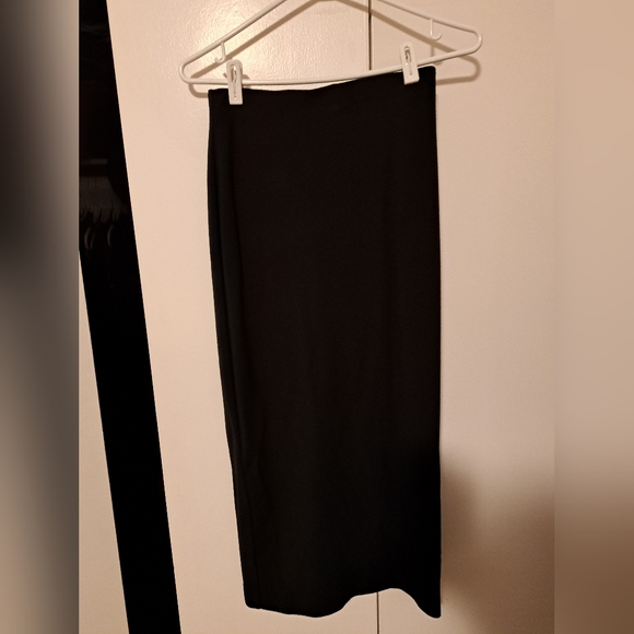 Aritzia Babaton skirt and bustier crop top set, black, size small - Picture 4 of 11